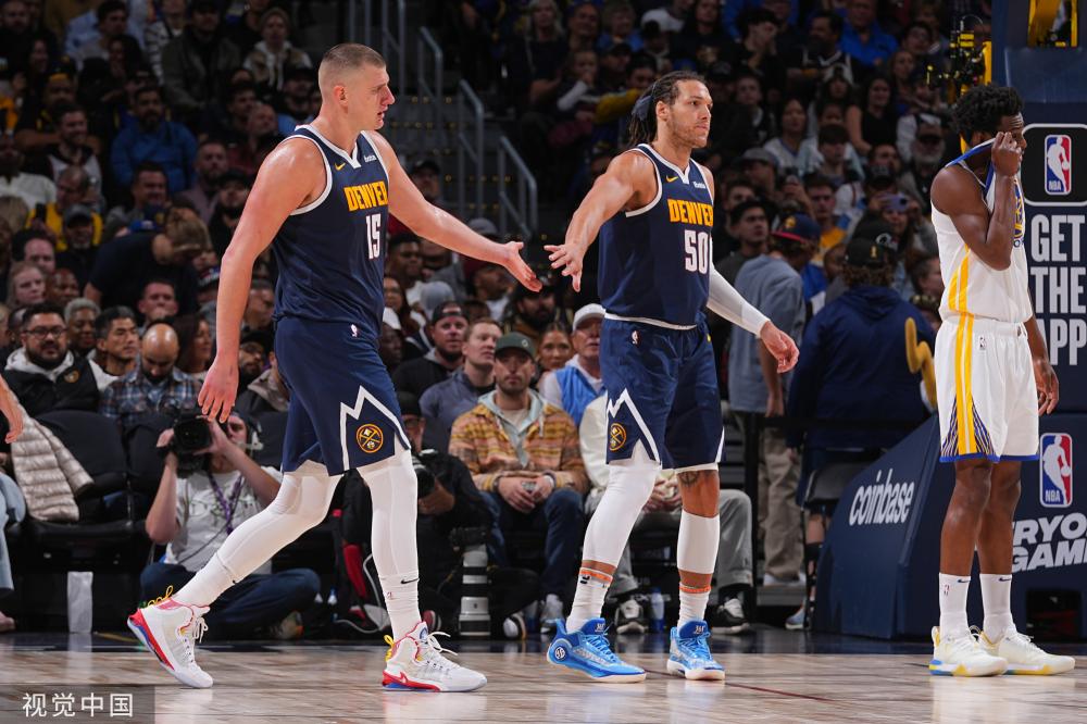 他在关键时 他在关键时